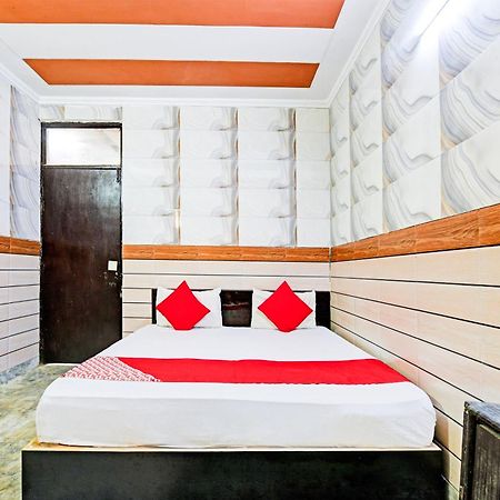Hotel O Granville New Delhi Bagian luar foto