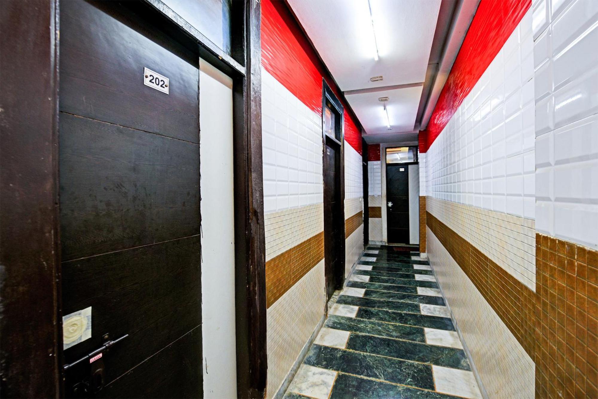 Hotel O Granville New Delhi Bagian luar foto