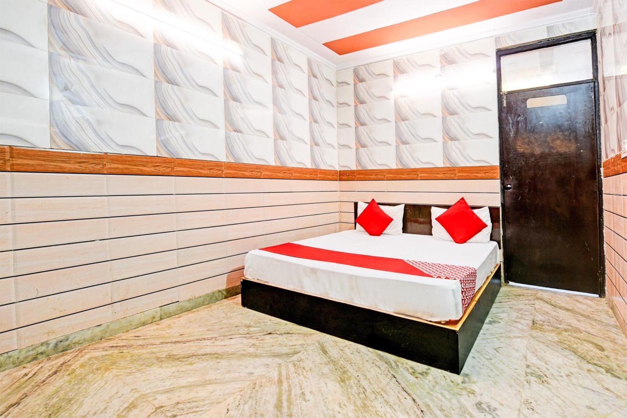 Hotel O Granville New Delhi Bagian luar foto