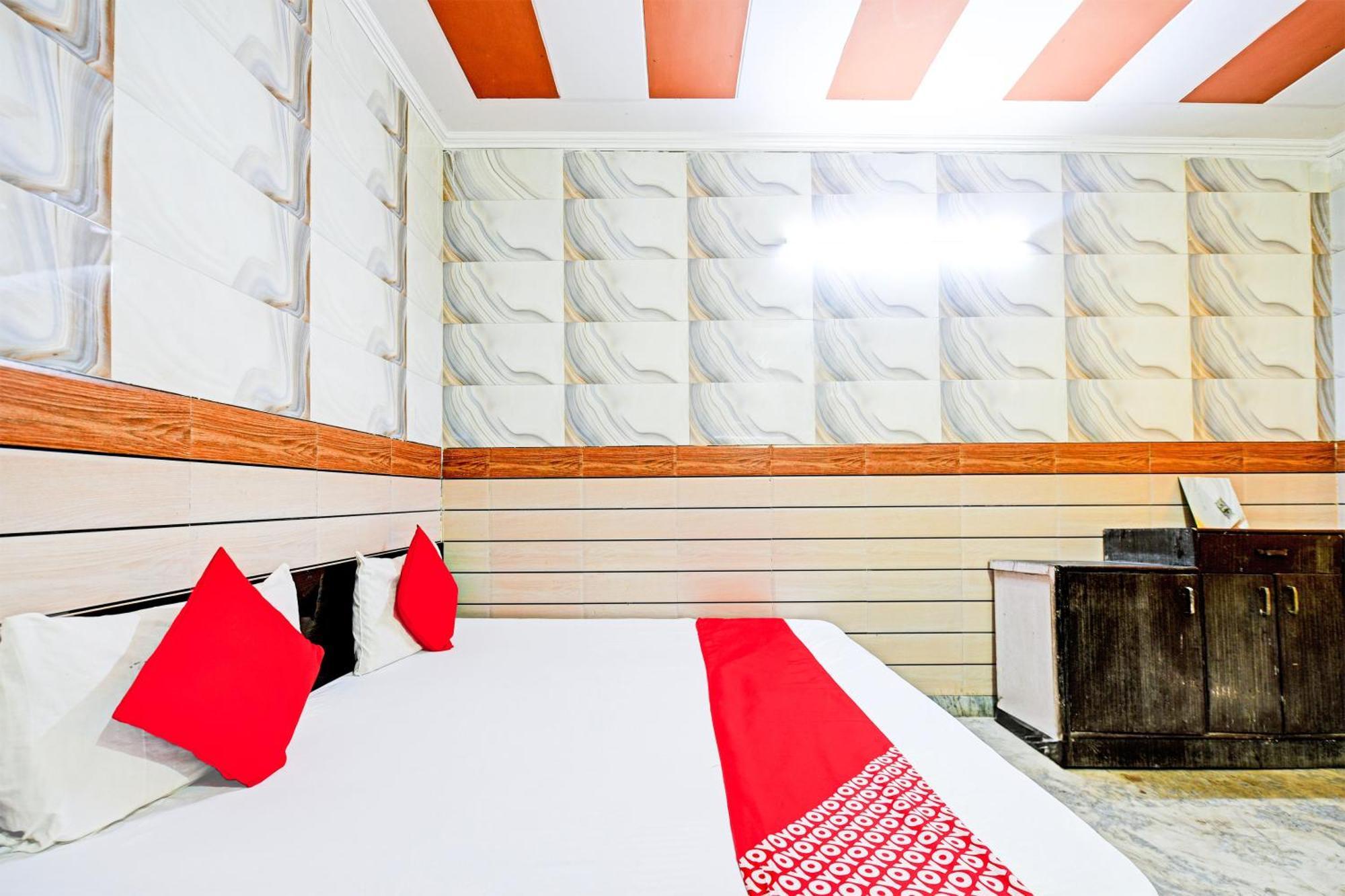 Hotel O Granville New Delhi Bagian luar foto
