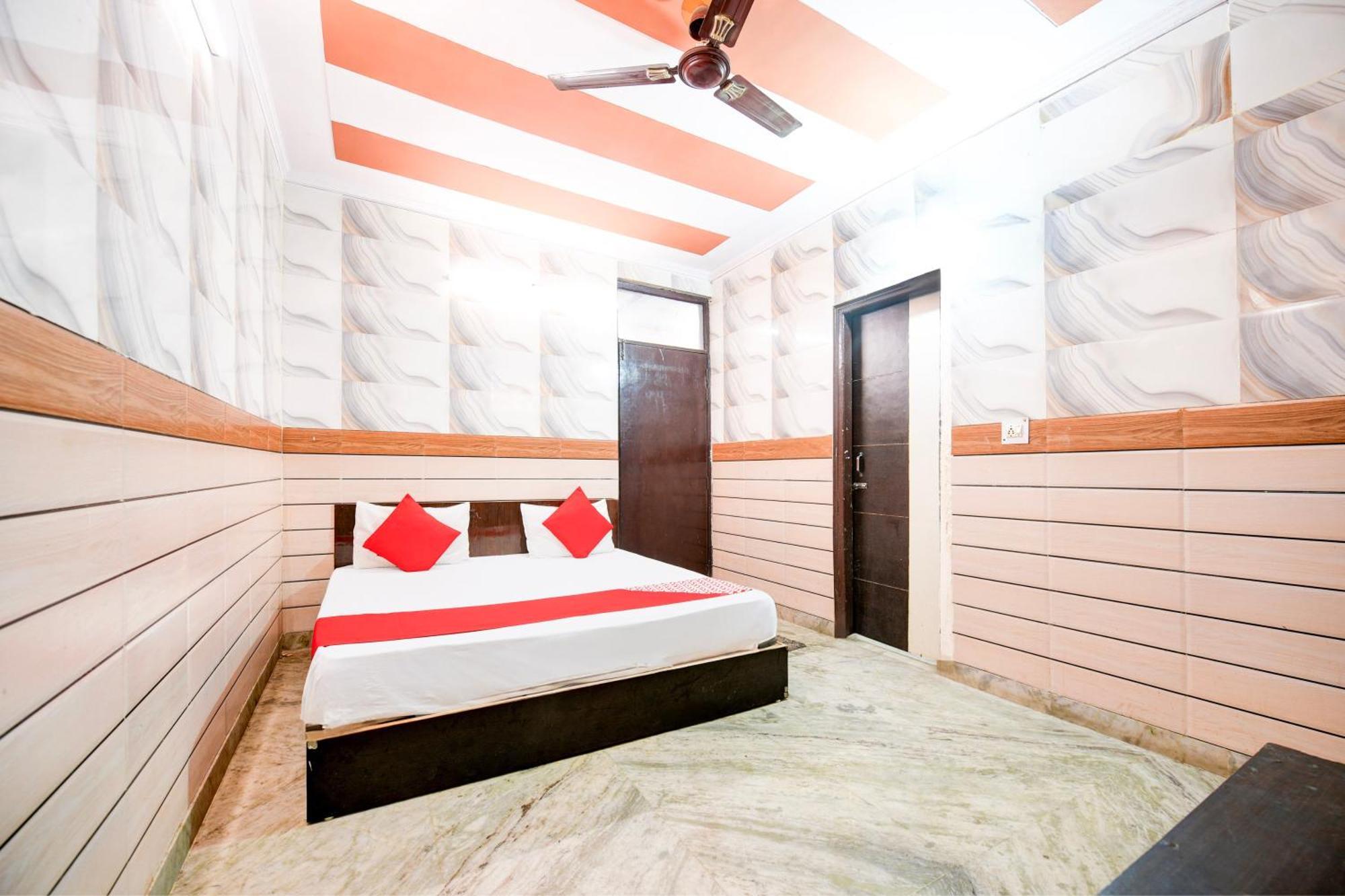Hotel O Granville New Delhi Bagian luar foto