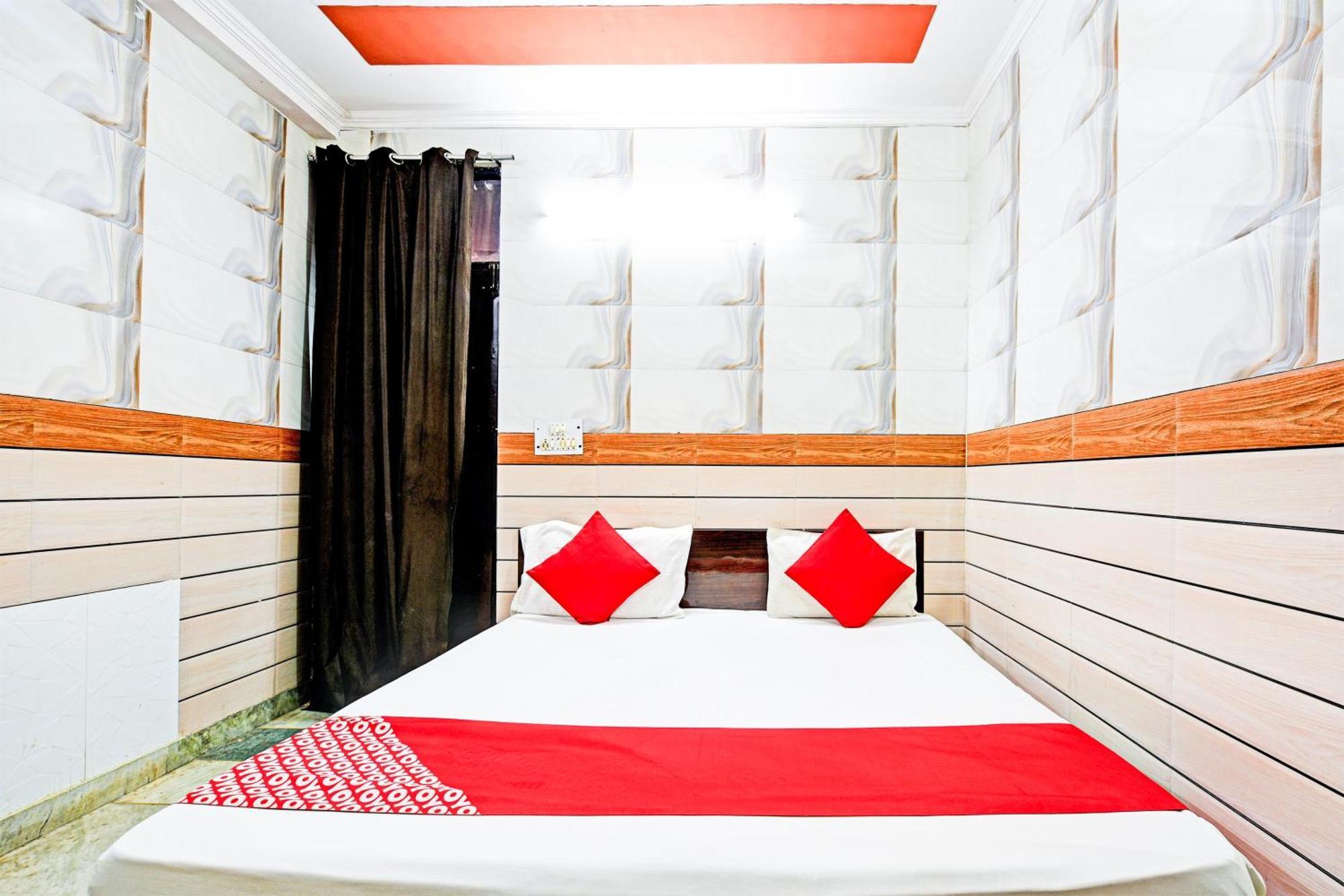 Hotel O Granville New Delhi Bagian luar foto